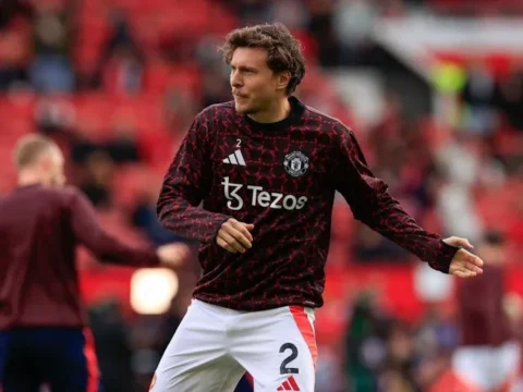 victor lindelof 1 l5hNiT